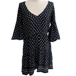 Faithfull the Brand Black Fresa Dress Sz 6 Ditsy
Floral Bell Sleeve V-Neck Boho